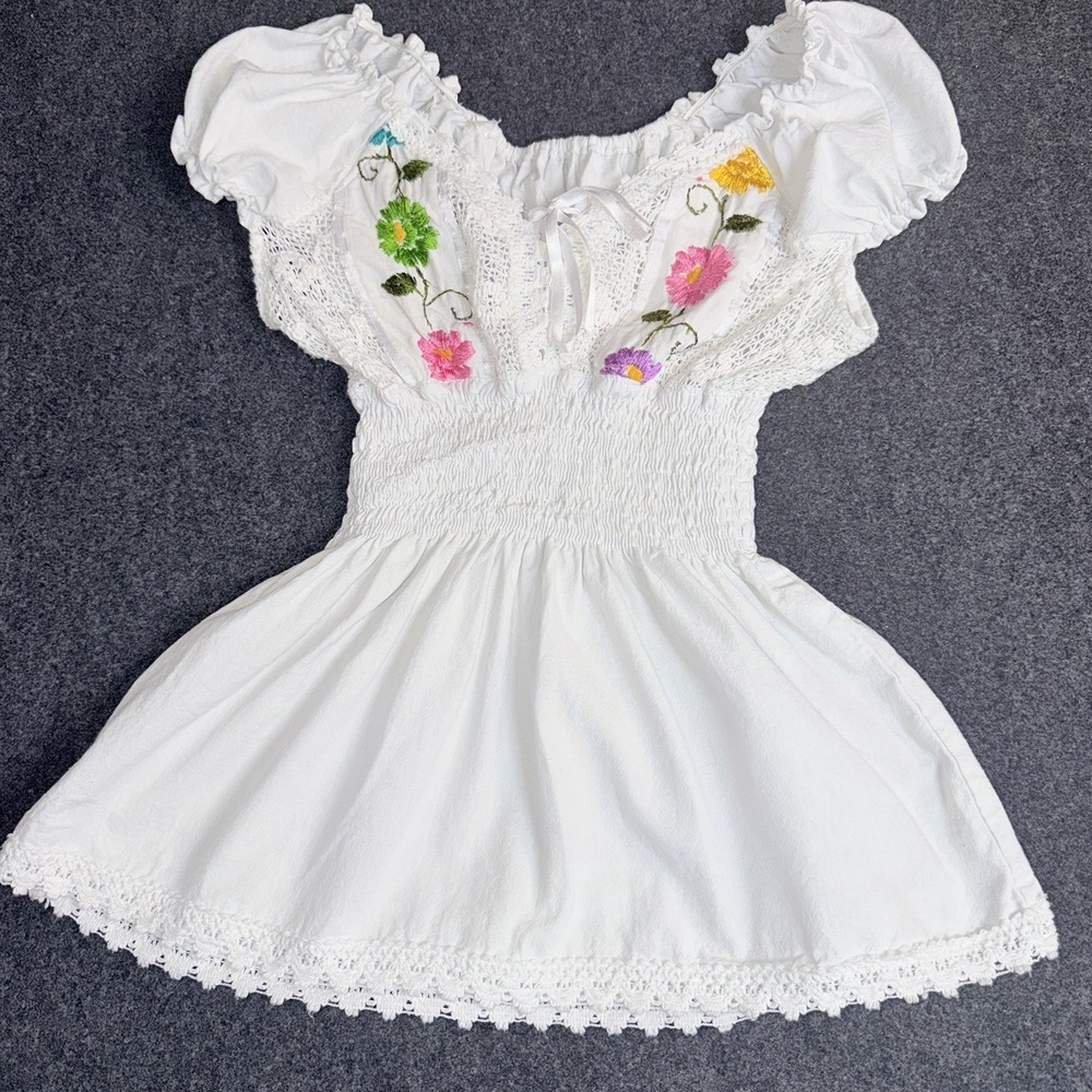 Women's White Floral Embroidered Peasant Blouse Boho Crochet Puff Sleeve Top